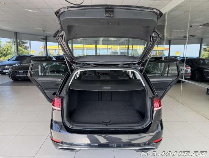 Volkswagen Golf 1,0TSI DSG*81kW*LED*Masáž 2017