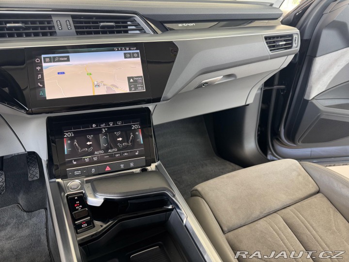 Audi e-tron 55 Quattro*300kW*REZERVAC 2021