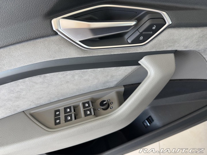 Audi e-tron 55 Quattro*300kW*REZERVAC 2021