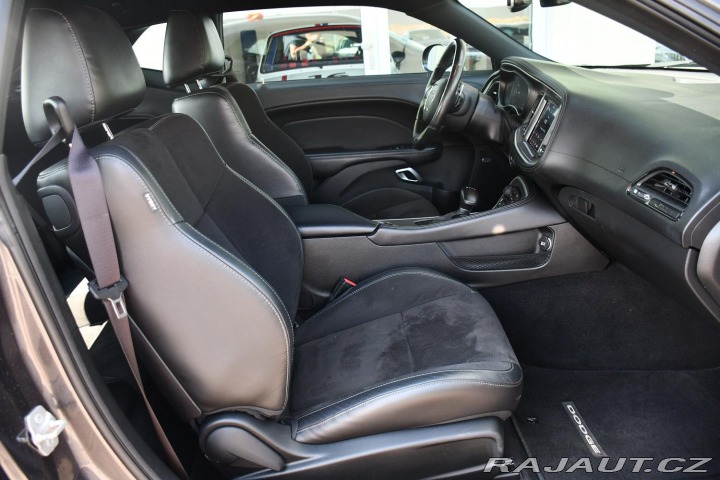 Dodge Challenger 5.7 V8 HEMI 2020