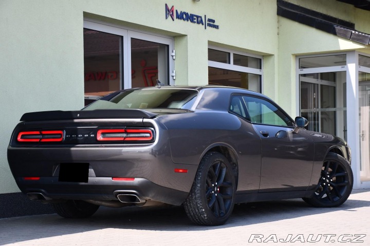 Dodge Challenger 5.7 V8 HEMI 2020