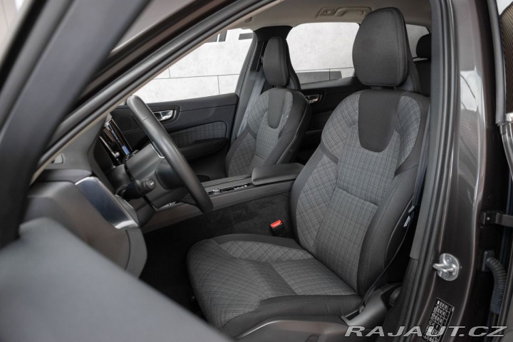 Volvo XC60 B4 CORE*REZERVACE* 2023