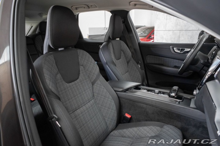 Volvo XC60 B4 CORE*REZERVACE* 2023