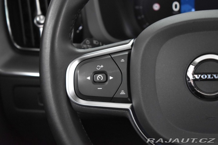 Volvo XC60 B4 CORE*REZERVACE* 2023