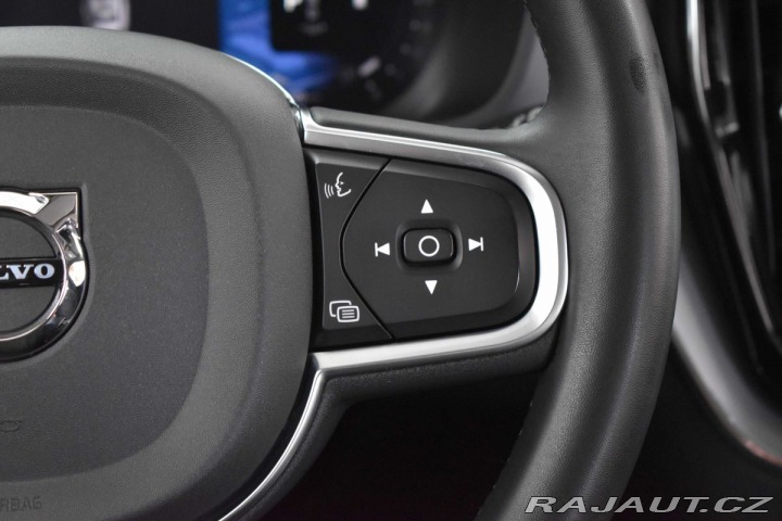 Volvo XC60 B4 CORE*REZERVACE* 2023