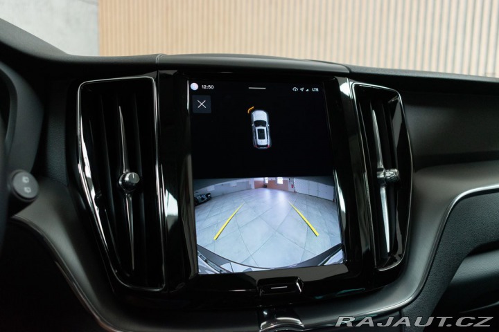 Volvo XC60 B4 CORE*REZERVACE* 2023