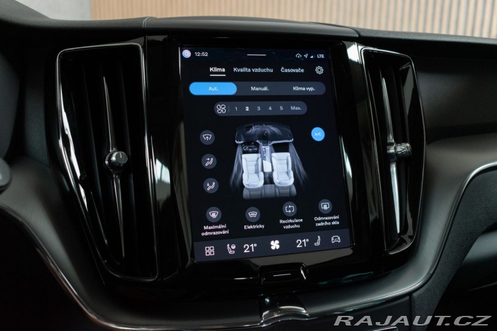 Volvo XC60 B4 CORE*REZERVACE* 2023