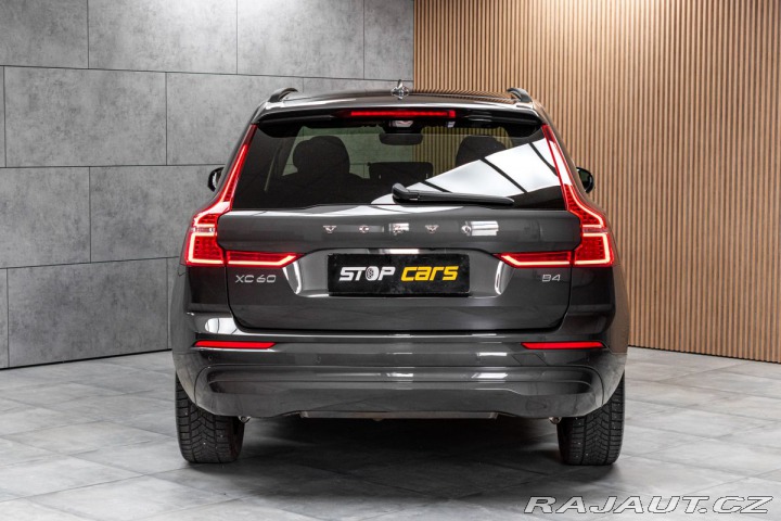 Volvo XC60 B4 CORE*REZERVACE* 2023