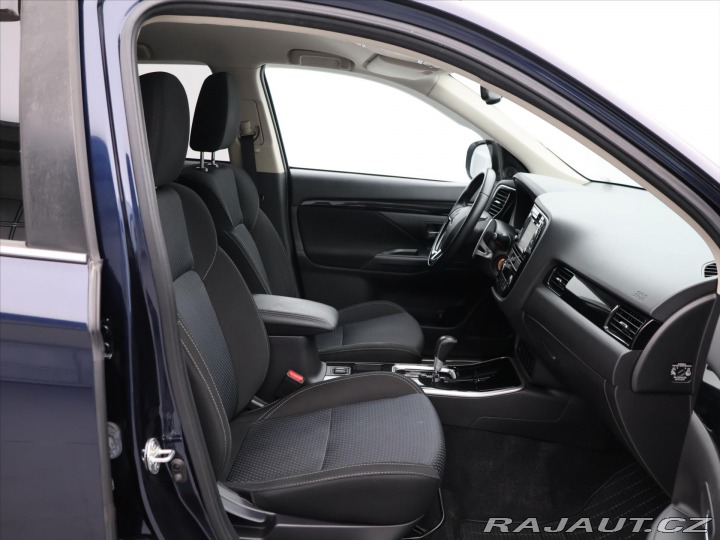 Mitsubishi Outlander 2,0 INTENSE MIVEC 110kW C 2019