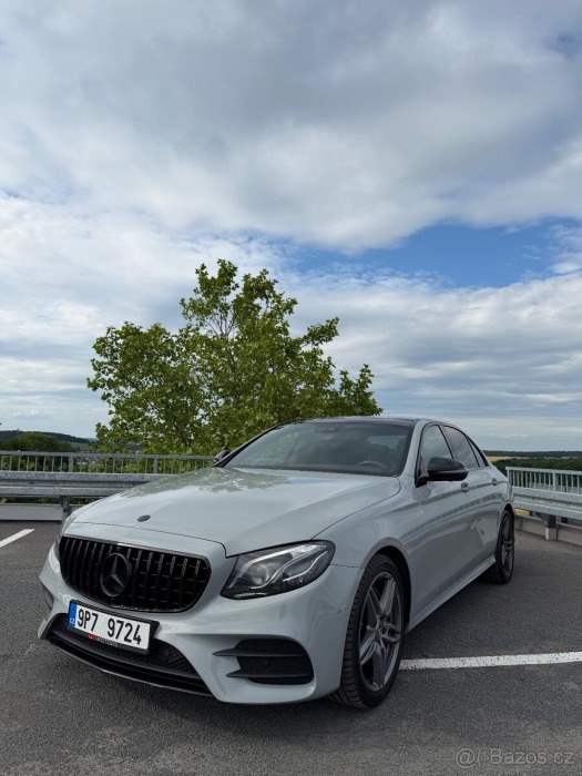 Mercedes-Benz E 2,2   220d 4MATIC AMG, r.