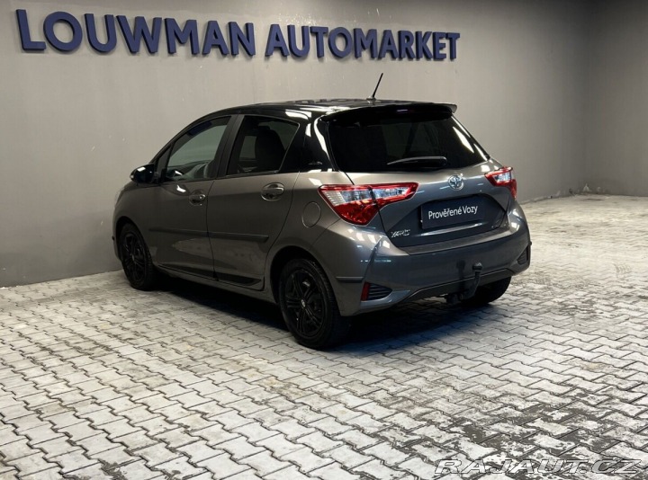 Toyota Yaris 1.5 AT SELECTION 2017