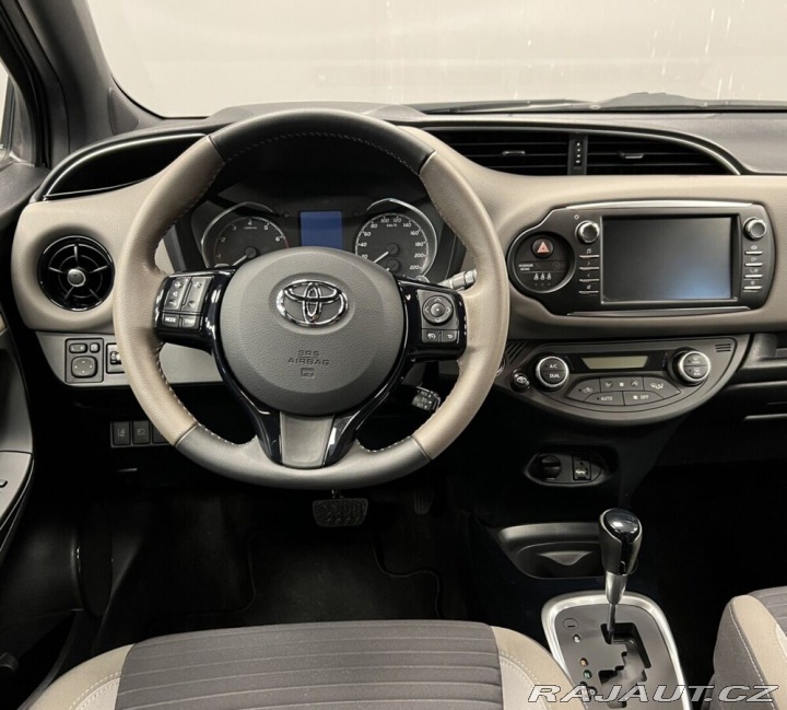Toyota Yaris 1.5 AT SELECTION 2017