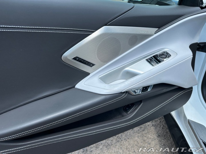Chevrolet Corvette C8 Stingray 6.2 V8 354kW 2022