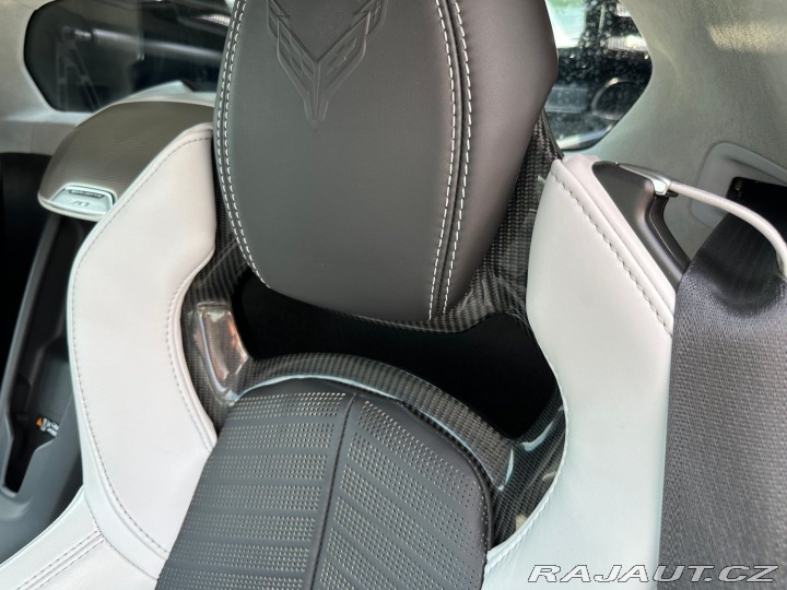 Chevrolet Corvette C8 Stingray 6.2 V8 354kW 2022