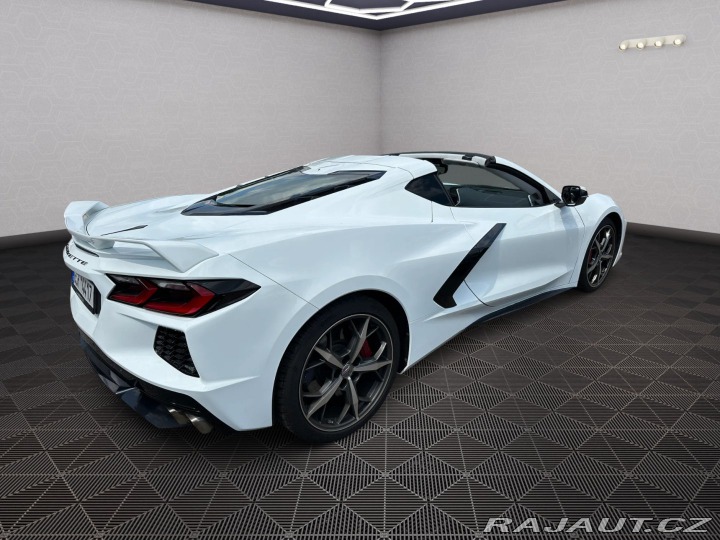 Chevrolet Corvette C8 Stingray 6.2 V8 354kW 2022