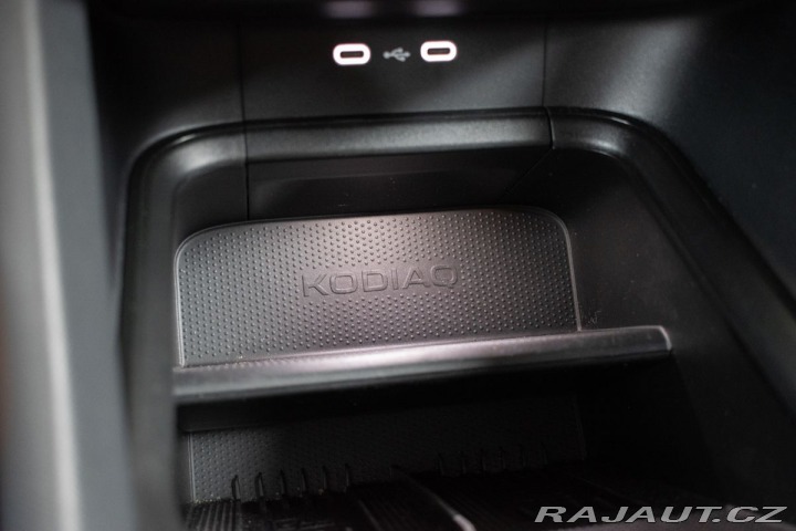 Škoda Kodiaq 1.5TSI*TAŽNÉ*KAMERA360*CA 2025