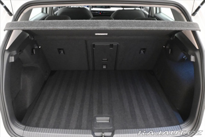 Volkswagen Golf 2,0 TDI 110 kW Life Záruk 2022