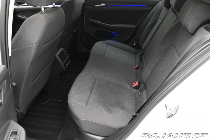 Volkswagen Golf 2,0 TDI 110 kW Life Záruk 2022