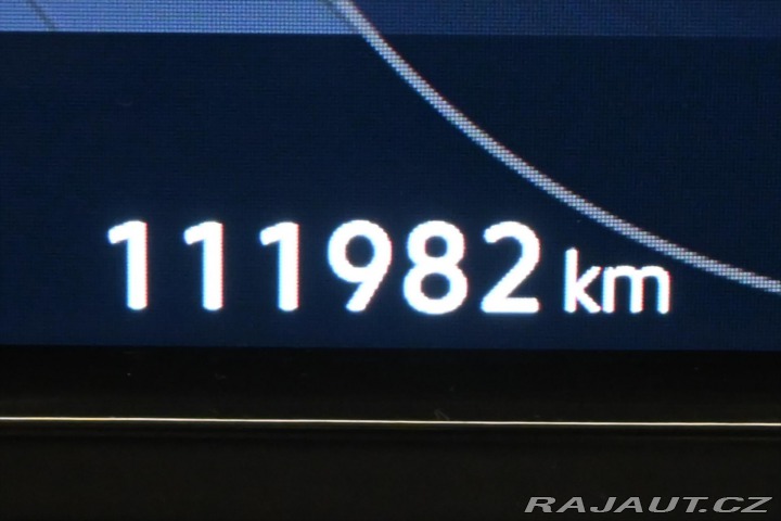 Volkswagen Golf 2,0 TDI 110 kW Life Záruk 2022
