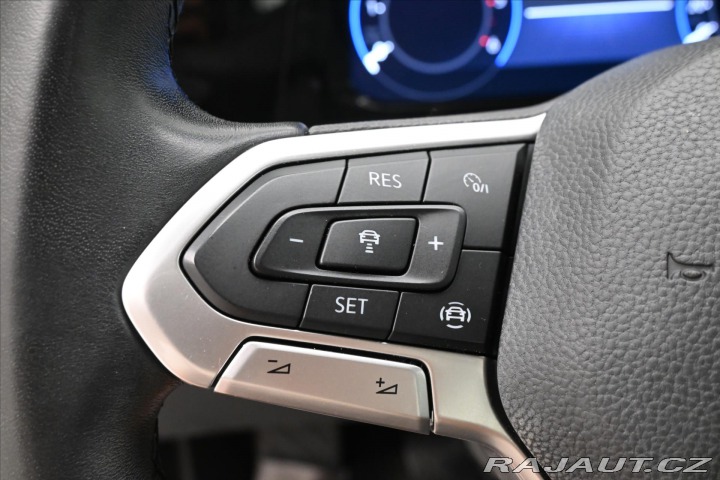 Volkswagen Golf 2,0 TDI 110 kW Life Záruk 2022