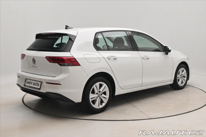 Volkswagen Golf 2,0 TDI 110 kW Life Záruk 2022