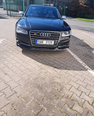 Audi S8 