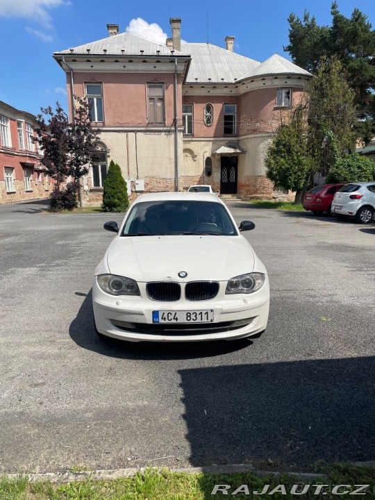 BMW 1 2,0 120d e87 130kw bílý 1800