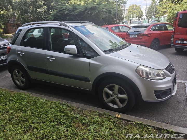 Suzuki SX4 1,6 105742 km,STŘÍBRNÁ 1800