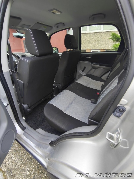 Suzuki SX4 1,6   105742 km,STŘÍBRNÁ 1800