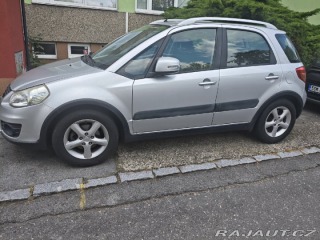 Suzuki SX4 1,6 105742 km,STŘÍBRNÁ 1800