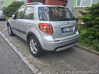 Suzuki SX4 1,6 105742 km,STŘÍBRNÁ 1800