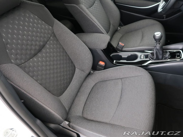 Toyota Corolla 1.5,92KW,Style,CZ,Manuál, 2024