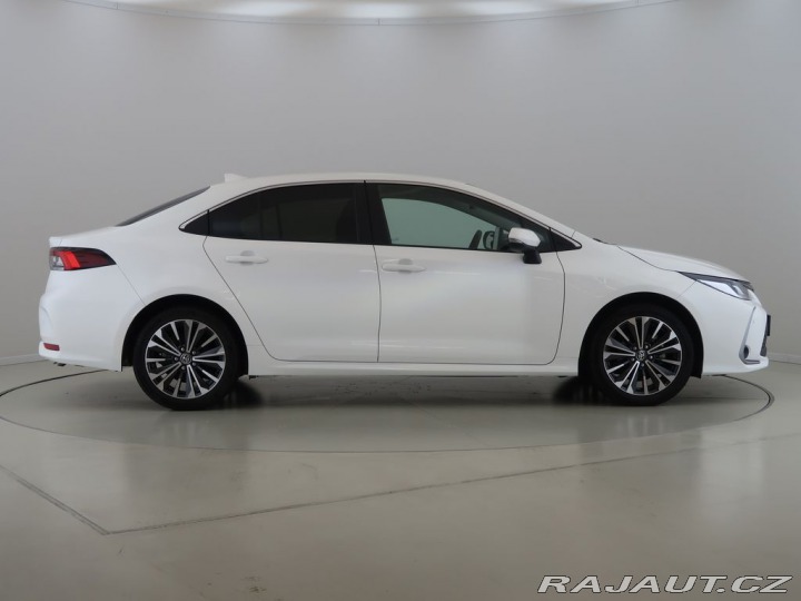 Toyota Corolla 1.5,92KW,Style,CZ,Manuál, 2024