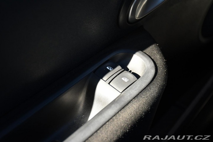Renault Clio 1,2i 55KW SPORT 2xKOLA 2013