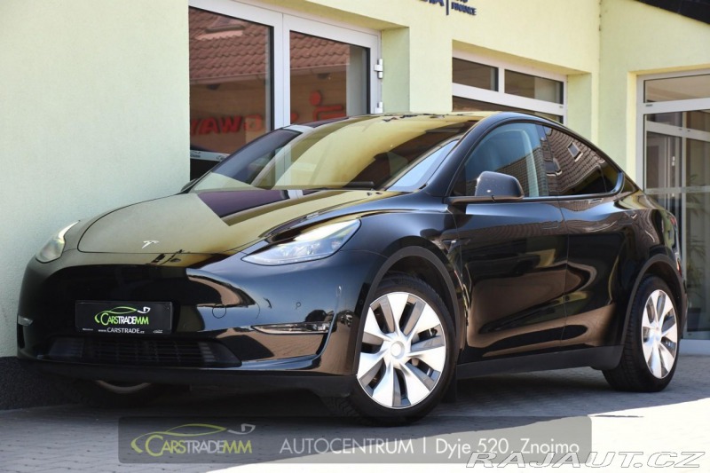 Tesla Model Y REZERVACE