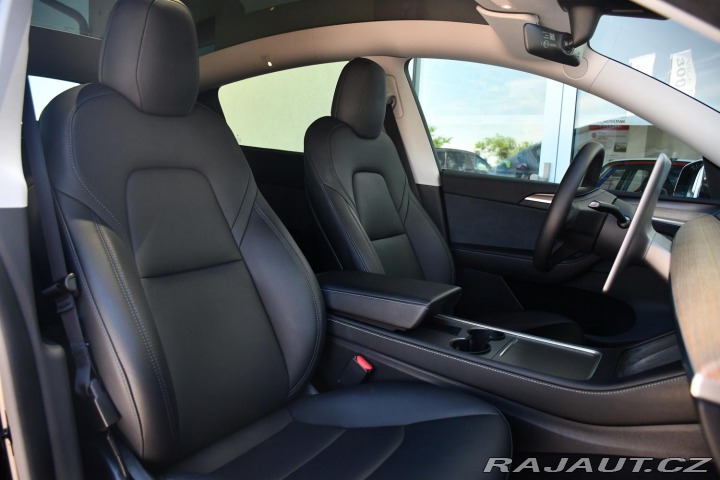 Tesla Model Y REZERVACE 2022