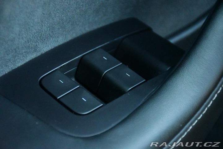 Tesla Model Y REZERVACE 2022