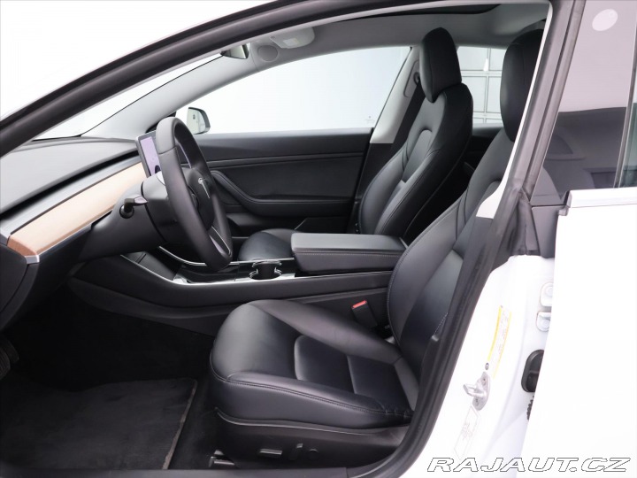 Tesla Model 3 239kW Standard Range+ EAP 2019