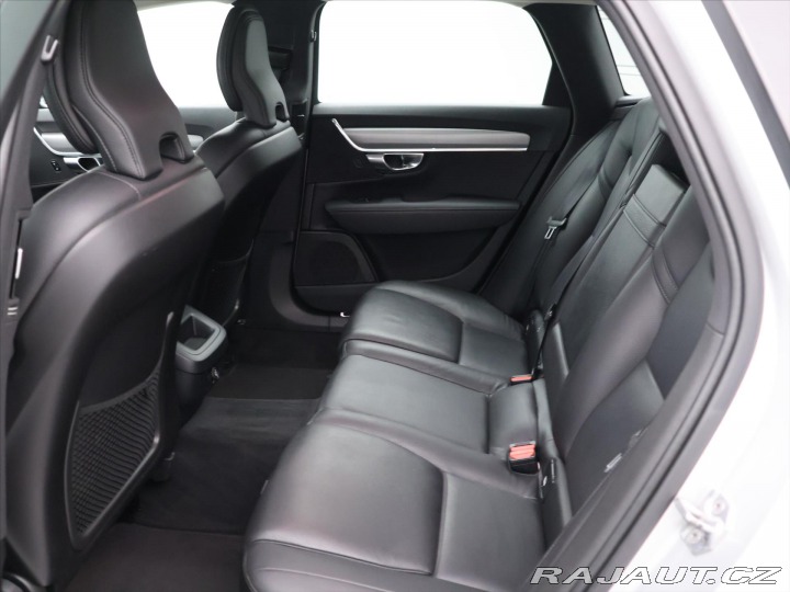 Volvo V90 2,0 T5 184kW Momentum CZ 2019