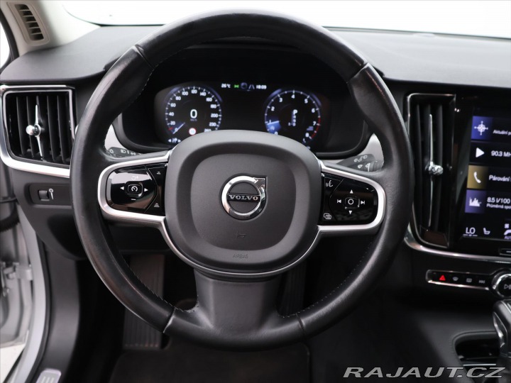 Volvo V90 2,0 T5 184kW Momentum CZ 2019