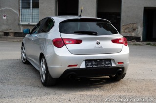 Alfa Romeo Giulietta 1,7   TBI QUADRIFOGLIO VE 2011
