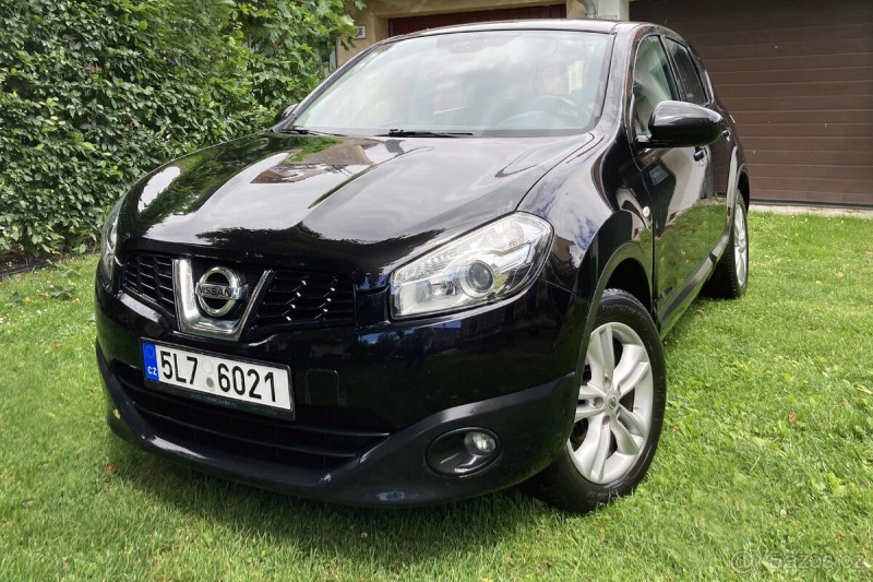 Nissan Qashqai STK 12/2027 + SADA DISKŮ/