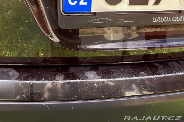 Nissan Qashqai STK 12/2027 + SADA DISKŮ/ 1800