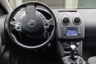 Nissan Qashqai STK 12/2027 + SADA DISKŮ/ 1800