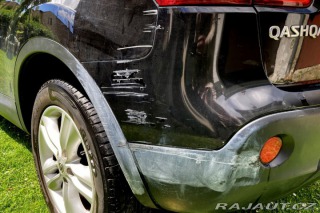 Nissan Qashqai STK 12/2027 + SADA DISKŮ/ 1800