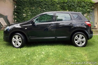 Nissan Qashqai STK 12/2027 + SADA DISKŮ/ 1800