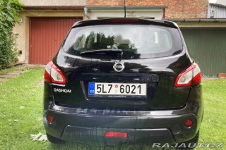 Nissan Qashqai STK 12/2027 + SADA DISKŮ/ 1800