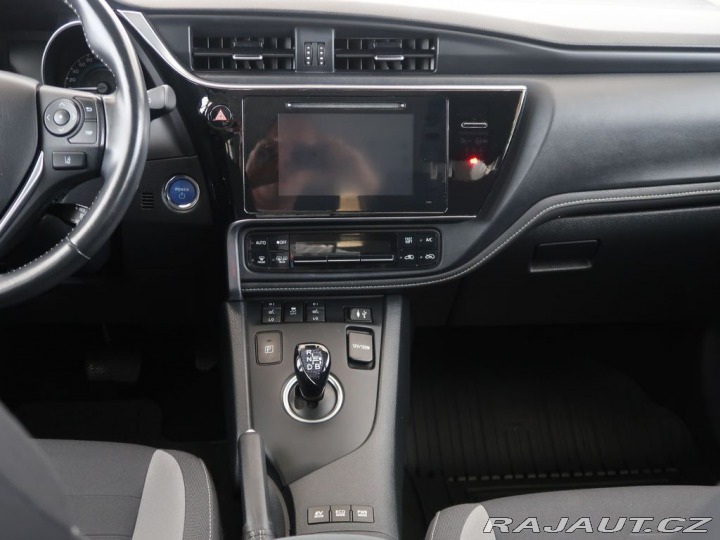 Toyota Auris 1.8,Hybrid,e-CVT,ActiveTr 2018