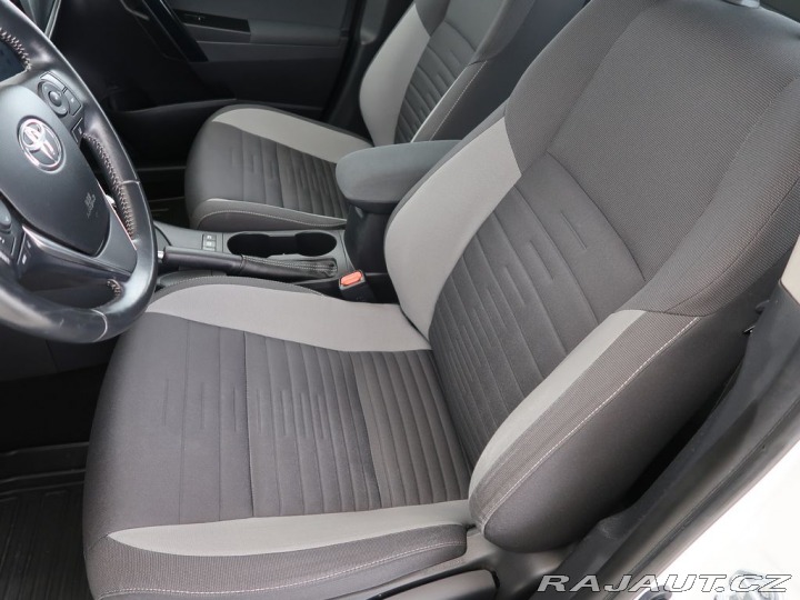 Toyota Auris 1.8,Hybrid,e-CVT,ActiveTr 2018