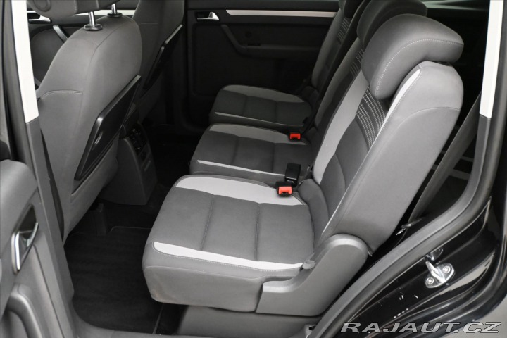 Volkswagen Touran 2,0 TDI 103kW DSG 7 míst 2013
